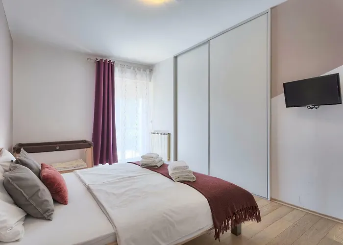 Holiday Toni Ουμάγκ