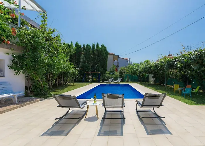 Holiday home Holiday Home Villa Toni By Interhome *